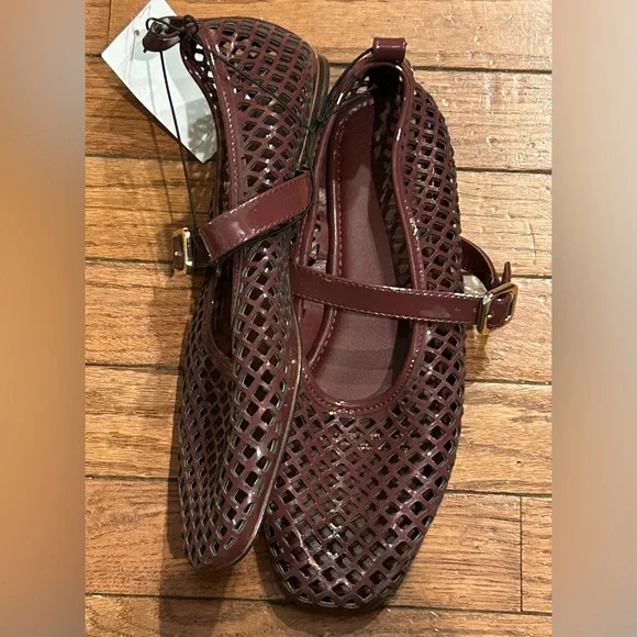 New H&M perforated Mary Jane Flats Burgundy US 9 EUR 40 - Picture 8 of 10